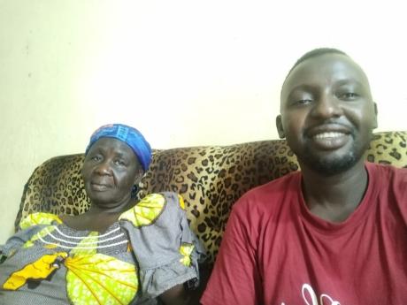 Salomon Djek Dainyoo with his mother